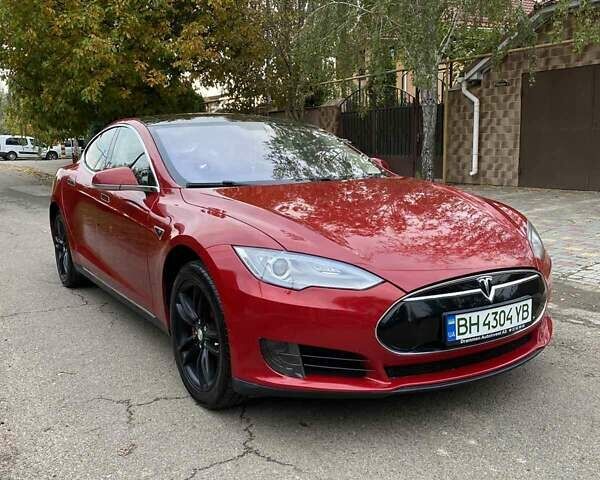 Красный Тесла Модель С, объемом двигателя 0 л и пробегом 172 тыс. км за 14900 $, фото 2 на Automoto.ua