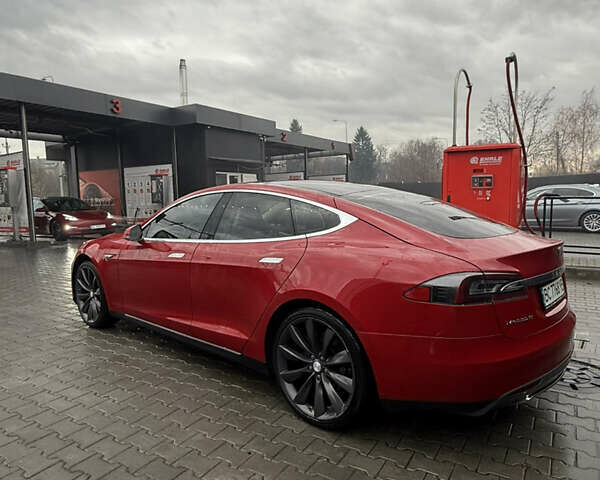 Красный Тесла Модель С, объемом двигателя 0 л и пробегом 306 тыс. км за 11500 $, фото 2 на Automoto.ua