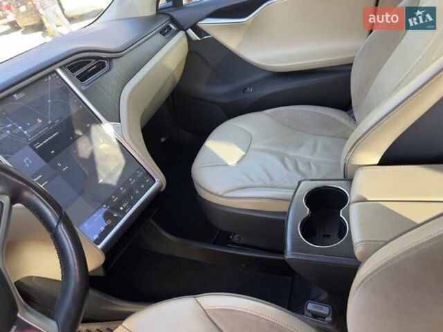 Червоний Тесла Модель С, об'ємом двигуна 0 л та пробігом 168 тис. км за 14500 $, фото 8 на Automoto.ua