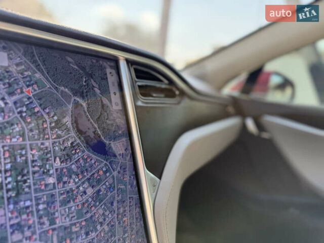 Червоний Тесла Модель С, об'ємом двигуна 0 л та пробігом 178 тис. км за 16350 $, фото 23 на Automoto.ua