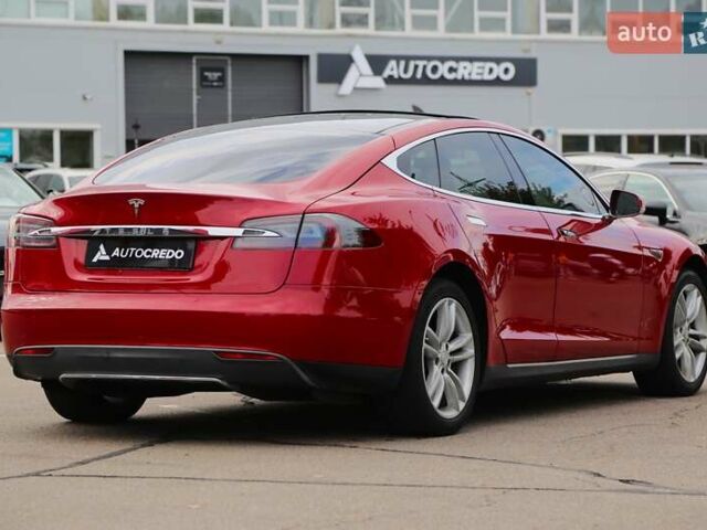 Червоний Тесла Модель С, об'ємом двигуна 0 л та пробігом 132 тис. км за 12900 $, фото 6 на Automoto.ua