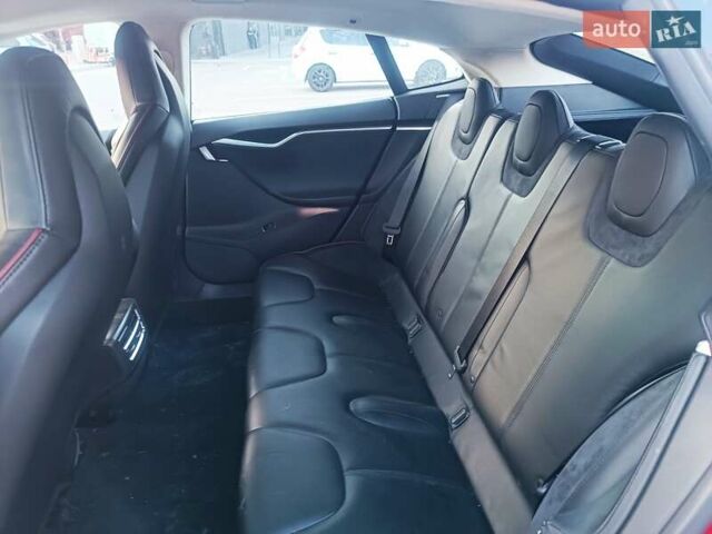 Красный Тесла Модель С, объемом двигателя 0 л и пробегом 103 тыс. км за 9999 $, фото 7 на Automoto.ua