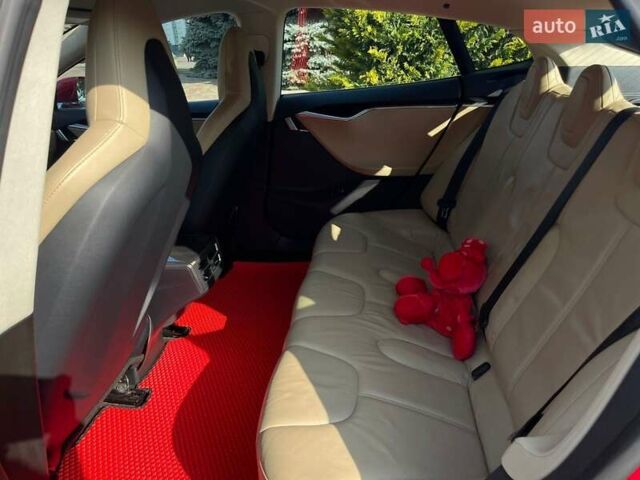 Красный Тесла Модель С, объемом двигателя 0 л и пробегом 75 тыс. км за 16000 $, фото 39 на Automoto.ua
