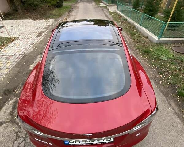 Красный Тесла Модель С, объемом двигателя 0 л и пробегом 176 тыс. км за 14800 $, фото 8 на Automoto.ua