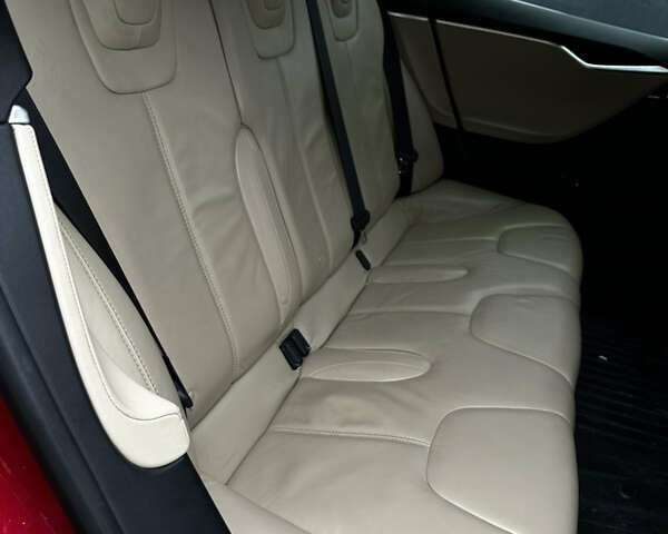 Красный Тесла Модель С, объемом двигателя 0 л и пробегом 306 тыс. км за 10900 $, фото 11 на Automoto.ua