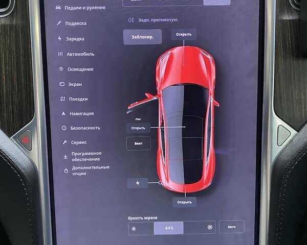 Красный Тесла Модель С, объемом двигателя 0 л и пробегом 179 тыс. км за 14800 $, фото 24 на Automoto.ua