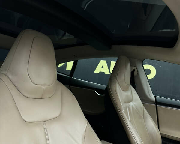 Красный Тесла Модель С, объемом двигателя 0 л и пробегом 306 тыс. км за 10900 $, фото 14 на Automoto.ua