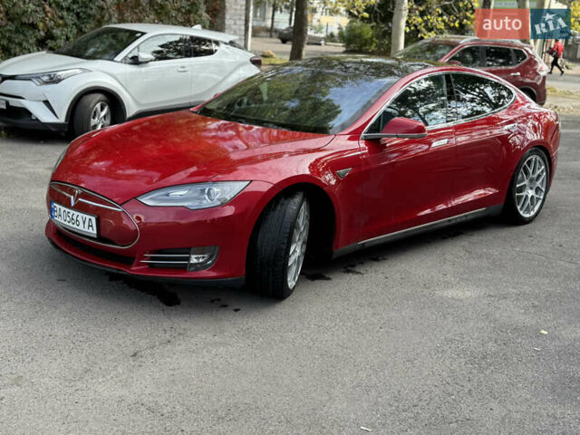Красный Тесла Модель С, объемом двигателя 0 л и пробегом 200 тыс. км за 12000 $, фото 6 на Automoto.ua