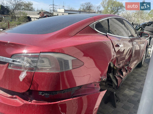 Красный Тесла Модель С, объемом двигателя 0 л и пробегом 215 тыс. км за 7900 $, фото 3 на Automoto.ua