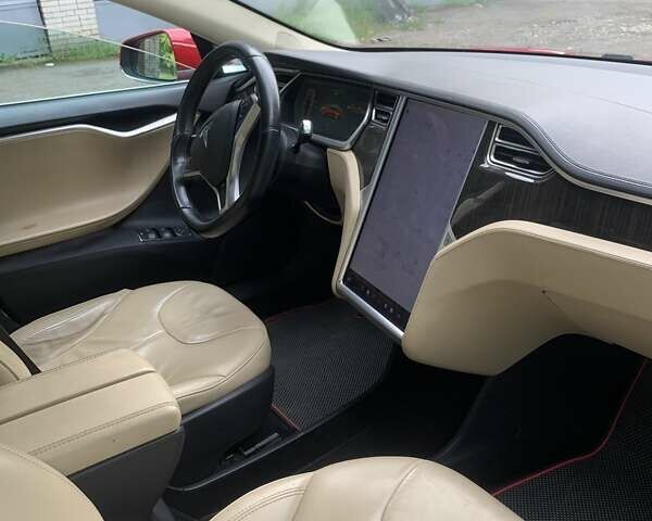 Красный Тесла Модель С, объемом двигателя 0 л и пробегом 293 тыс. км за 11700 $, фото 25 на Automoto.ua