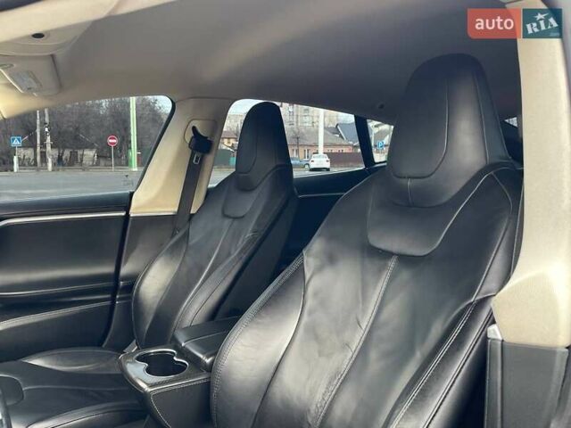 Червоний Тесла Модель С, об'ємом двигуна 0 л та пробігом 236 тис. км за 12999 $, фото 30 на Automoto.ua