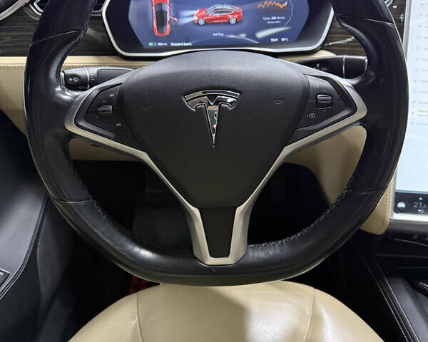 Красный Тесла Модель С, объемом двигателя 0 л и пробегом 168 тыс. км за 14200 $, фото 26 на Automoto.ua