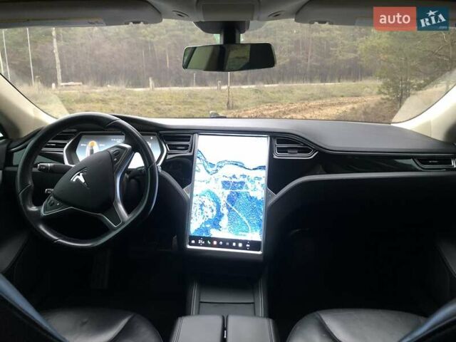 Красный Тесла Модель С, объемом двигателя 0 л и пробегом 353 тыс. км за 13400 $, фото 12 на Automoto.ua