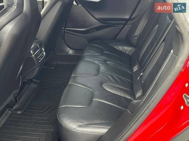 Червоний Тесла Модель С, об'ємом двигуна 0 л та пробігом 236 тис. км за 12999 $, фото 36 на Automoto.ua