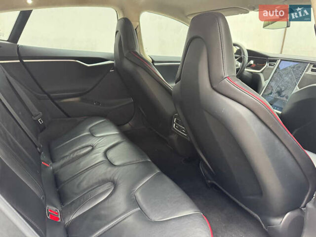 Червоний Тесла Модель С, об'ємом двигуна 0 л та пробігом 145 тис. км за 13700 $, фото 10 на Automoto.ua