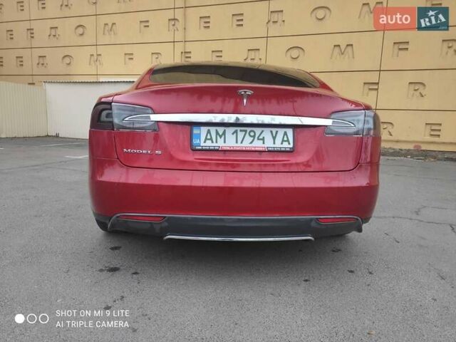 Красный Тесла Модель С, объемом двигателя 0 л и пробегом 248 тыс. км за 10500 $, фото 3 на Automoto.ua