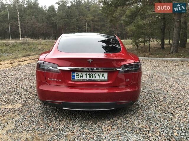 Красный Тесла Модель С, объемом двигателя 0 л и пробегом 353 тыс. км за 13400 $, фото 5 на Automoto.ua