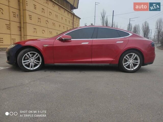 Красный Тесла Модель С, объемом двигателя 0 л и пробегом 248 тыс. км за 10500 $, фото 7 на Automoto.ua