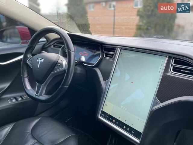 Красный Тесла Модель С, объемом двигателя 0 л и пробегом 236 тыс. км за 12999 $, фото 29 на Automoto.ua