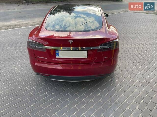 Тесла Модель С 2014 у Мукачеве на Automoto.ua Червоний Тесла Модель С, об'ємом двигуна 0 л та пробігом 129 тис. км за 13000 $, фото 9 на Automoto.ua