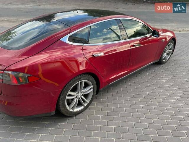 Тесла Модель С 2014 у Мукачеве на Automoto.ua Червоний Тесла Модель С, об'ємом двигуна 0 л та пробігом 129 тис. км за 13000 $, фото 14 на Automoto.ua