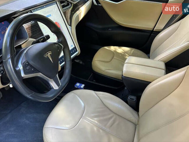 Червоний Тесла Модель С, об'ємом двигуна 0 л та пробігом 74 тис. км за 17500 $, фото 9 на Automoto.ua