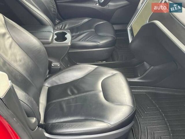 Червоний Тесла Модель С, об'ємом двигуна 0 л та пробігом 236 тис. км за 12999 $, фото 32 на Automoto.ua