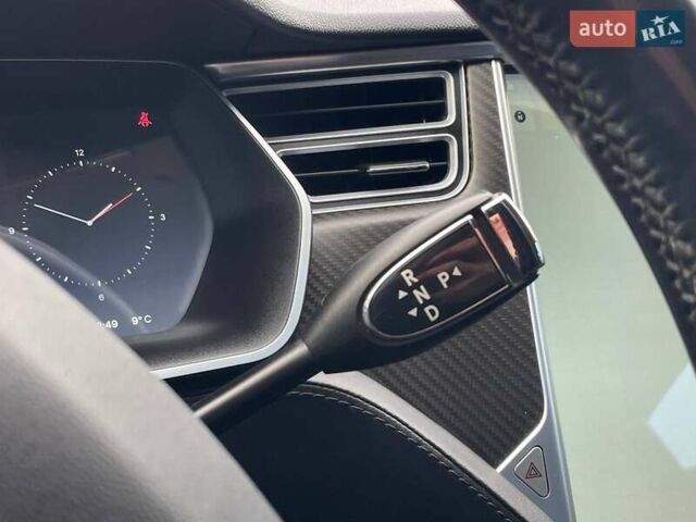 Червоний Тесла Модель С, об'ємом двигуна 0 л та пробігом 236 тис. км за 12999 $, фото 24 на Automoto.ua