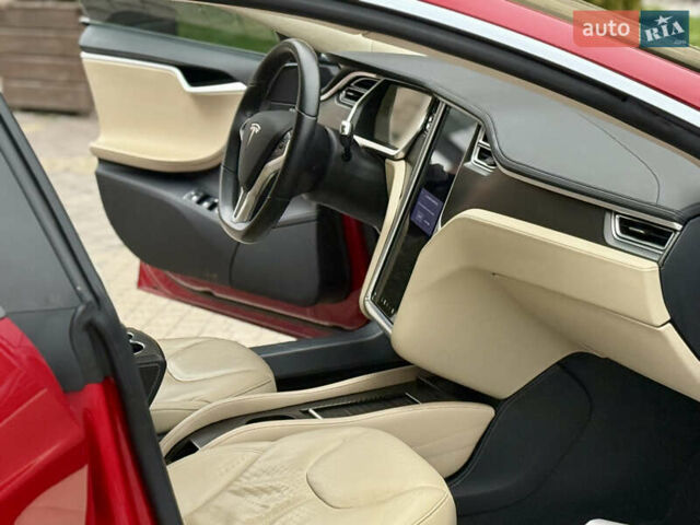Червоний Тесла Модель С, об'ємом двигуна 0 л та пробігом 122 тис. км за 13450 $, фото 41 на Automoto.ua