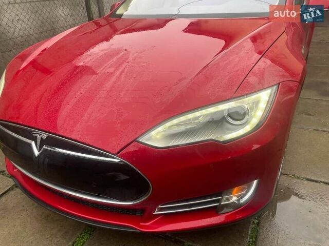 Красный Тесла Модель С, объемом двигателя 0 л и пробегом 186 тыс. км за 11500 $, фото 14 на Automoto.ua