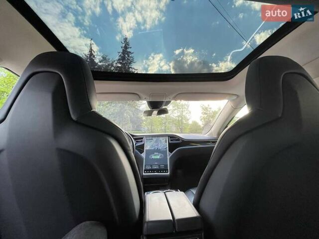 Тесла Модель С 2014 у Мукачеве на Automoto.ua Червоний Тесла Модель С, об'ємом двигуна 0 л та пробігом 129 тис. км за 13000 $, фото 7 на Automoto.ua