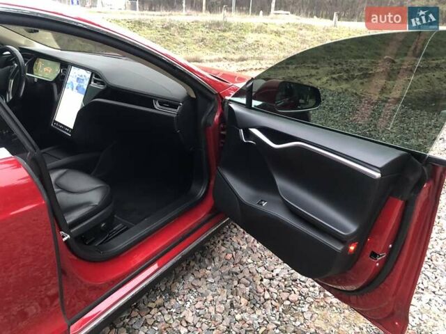 Красный Тесла Модель С, объемом двигателя 0 л и пробегом 353 тыс. км за 13400 $, фото 10 на Automoto.ua