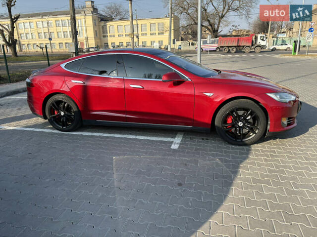 Красный Тесла Модель С, объемом двигателя 0 л и пробегом 102 тыс. км за 14700 $, фото 3 на Automoto.ua
