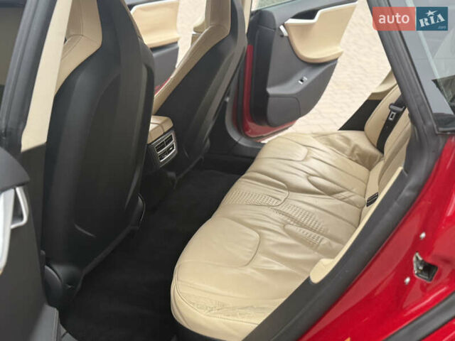 Червоний Тесла Модель С, об'ємом двигуна 0 л та пробігом 122 тис. км за 13450 $, фото 47 на Automoto.ua