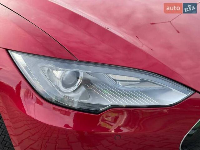 Червоний Тесла Модель С, об'ємом двигуна 0 л та пробігом 236 тис. км за 12999 $, фото 6 на Automoto.ua