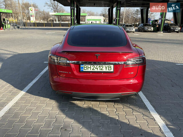 Красный Тесла Модель С, объемом двигателя 0 л и пробегом 102 тыс. км за 14700 $, фото 5 на Automoto.ua