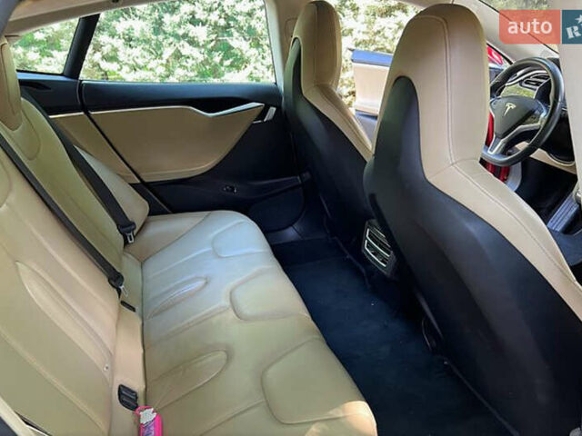 Червоний Тесла Модель С, об'ємом двигуна 0 л та пробігом 74 тис. км за 17500 $, фото 12 на Automoto.ua