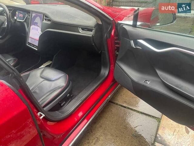 Красный Тесла Модель С, объемом двигателя 0 л и пробегом 186 тыс. км за 11500 $, фото 8 на Automoto.ua