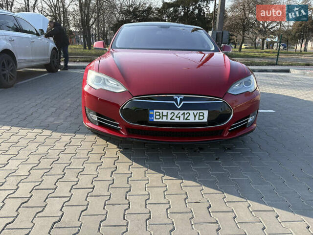 Красный Тесла Модель С, объемом двигателя 0 л и пробегом 102 тыс. км за 14700 $, фото 1 на Automoto.ua
