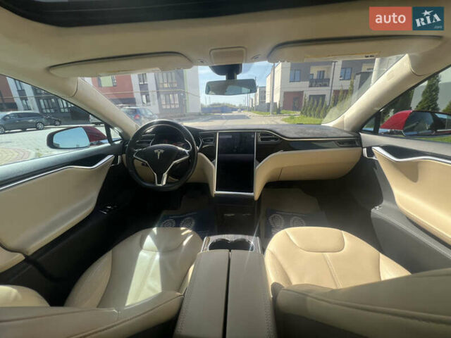 Красный Тесла Модель С, объемом двигателя 0 л и пробегом 223 тыс. км за 11999 $, фото 16 на Automoto.ua