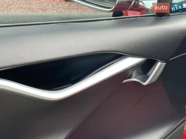 Червоний Тесла Модель С, об'ємом двигуна 0 л та пробігом 236 тис. км за 12999 $, фото 21 на Automoto.ua