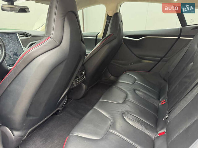 Червоний Тесла Модель С, об'ємом двигуна 0 л та пробігом 145 тис. км за 13700 $, фото 12 на Automoto.ua