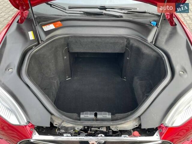 Червоний Тесла Модель С, об'ємом двигуна 0 л та пробігом 236 тис. км за 12999 $, фото 5 на Automoto.ua