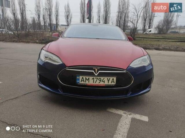 Красный Тесла Модель С, объемом двигателя 0 л и пробегом 248 тыс. км за 10500 $, фото 2 на Automoto.ua