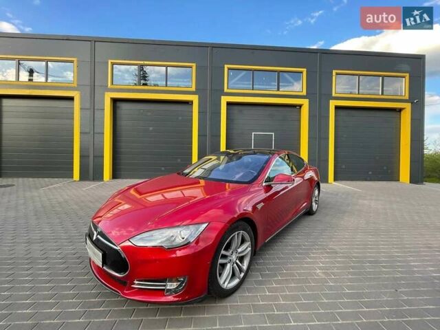Тесла Модель С 2014 у Мукачеве на Automoto.ua Червоний Тесла Модель С, об'ємом двигуна 0 л та пробігом 129 тис. км за 13000 $, фото 2 на Automoto.ua