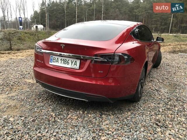 Красный Тесла Модель С, объемом двигателя 0 л и пробегом 353 тыс. км за 13400 $, фото 4 на Automoto.ua