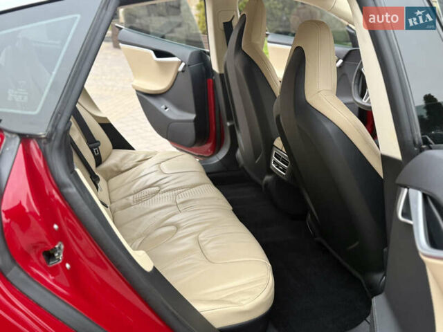 Червоний Тесла Модель С, об'ємом двигуна 0 л та пробігом 122 тис. км за 13450 $, фото 46 на Automoto.ua