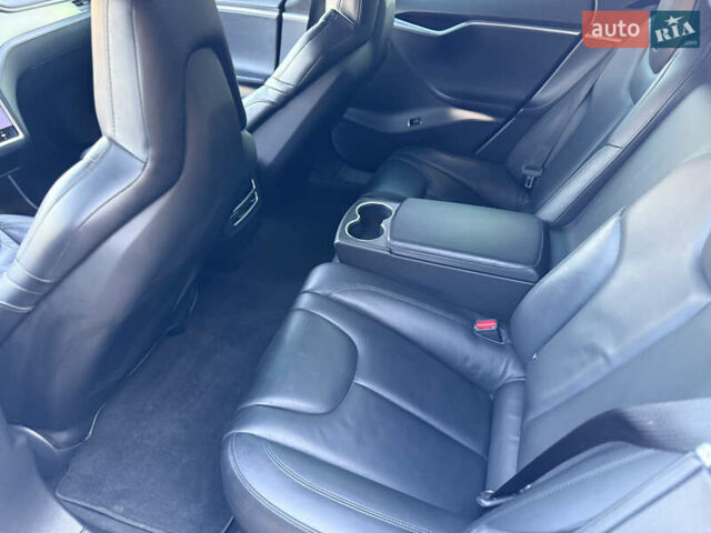 Красный Тесла Модель С, объемом двигателя 0 л и пробегом 116 тыс. км за 18500 $, фото 15 на Automoto.ua