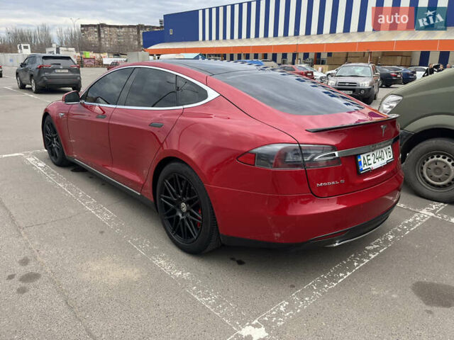 Красный Тесла Модель С, объемом двигателя 0 л и пробегом 176 тыс. км за 20000 $, фото 5 на Automoto.ua