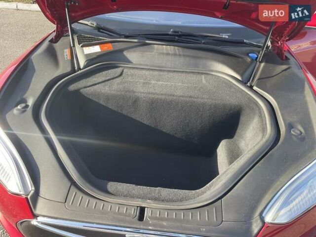 Красный Тесла Модель С, объемом двигателя 0 л и пробегом 108 тыс. км за 13900 $, фото 18 на Automoto.ua